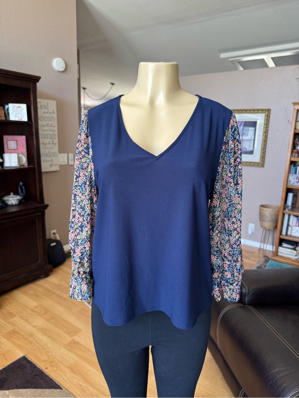CeCe navy V-neck blouse with long floral ruffled sleeves-L